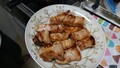 右半分が甲州味噌、左半分が西京味噌です。