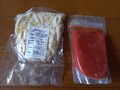 1人分の生パスタとトマトソースです。