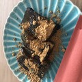 ぷるぷるわらび餅に濃厚黒蜜がとろ〜り