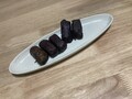 華やかな赤色で白い皿に映えます！