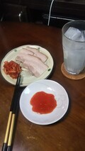 ピンク色の蒸し豚
