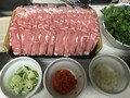 綺麗な色の薄切りラムです