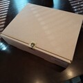 外箱はシンプルでした。