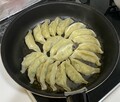 冷凍のままフライパンへ
