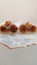 中にはもっとたくさんのくるみが！