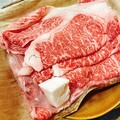 お肉のサシが美しいです。