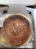 こんがりといい色に焼けたチーズケーキ