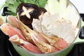 大きな蟹たっぷりの鍋は贅沢の極み！
