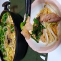 シャキっ野菜とプルプルもつに甘辛いタレ。