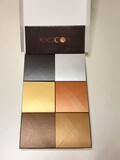 キラキラと輝くパッケージが素敵