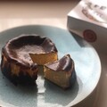 包丁にもチーズがつくくらい、中はしっとり