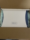 段ボールを開けるとこんな感じです。