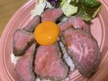 お肉の色が食欲をそそります！