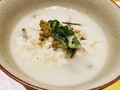 熱々濃厚、鶏のスープをかけて。