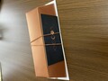 金塊を思わせる梱包