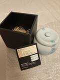 箱の中には壺入りキムチが