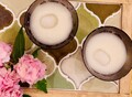 甘酒に紫陽花を添えて