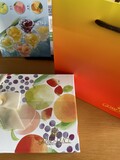 ピッタリサイズの紙袋も入っています。