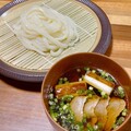 温かい鴨汁でつけうどん