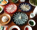 ふぐ刺しの食べ比べは大人の食の愉しみ！