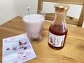 混ぜるとほんのりピンクに変身