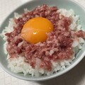 あつあつご飯に乗せて、最高級ユッケ丼！