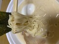 ストレート麺に濃厚スープがよく絡む