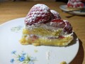 中にはカスタードといちごが入っています