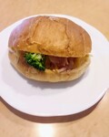 塩パンin卵ベーコンサンド