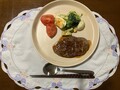 ボリューム満点のハンバーグ