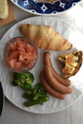自分で用意したのはちょっとした野菜のみ。
