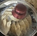 すぐに蓋をして蒸し焼きに！