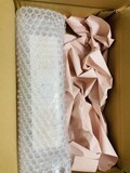 案外小さい箱でした。