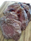 お肉、食べてる！