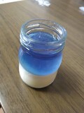 美しいブルーのプリン、意外な旨さ。