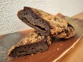 真っ黒カレーと真っ黒パンのバランスが絶妙