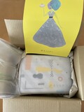 段ボールを開けるとこのような感じです。