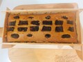 木箱に入った可愛らしいケーキ