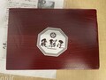 まるで重箱のような容器に入っています