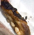 皮がカリカリ、皮のしたの脂がふっくら。骨までしっかりしゃぶってます。
