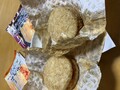 包み紙を持って、手が汚れない
