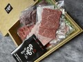開けたら霜降りのお肉たちがギッシリ！