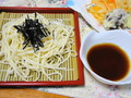 シンプルに味わえるざるうどんで