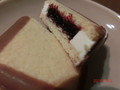甘酸っぱいジャムとクリームの相性がぴったり