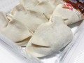 生餃子をそのまま冷凍してあります（タレ付き）