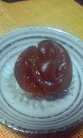 割ってみると、中身が柔らかく、ジューシです。