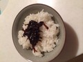 ご飯にのせて食べたらまさしく止まらない絶妙な辛味です。