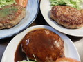 3種類のソースの食べ比べ。彩も楽しめます。