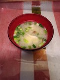 うちの豆腐、しめじ、ねぎのお味噌汁です