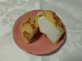 クリームがたっぷり！！半解凍にしてアイスシューにしても美味しい！！